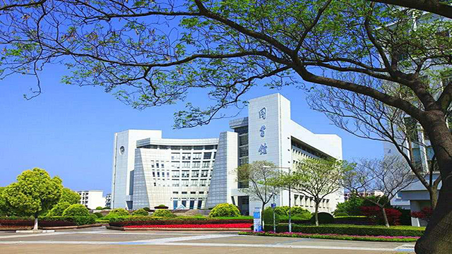 上海大学广场
